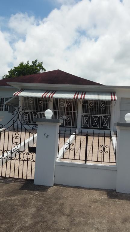 Jus4U-1 The Home Away From Home Villa Ocho Rios Exterior foto