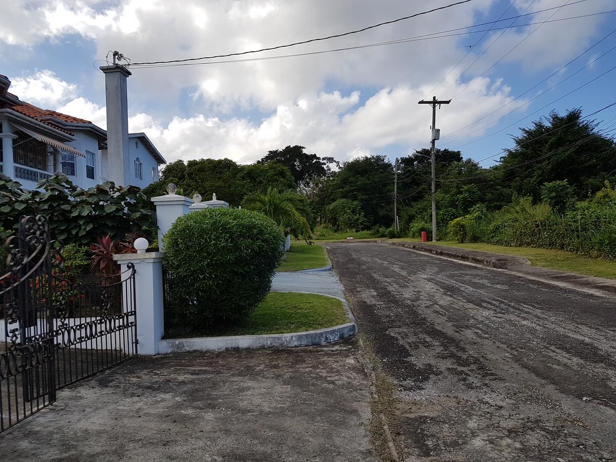 Jus4U-1 The Home Away From Home Villa Ocho Rios Exterior foto