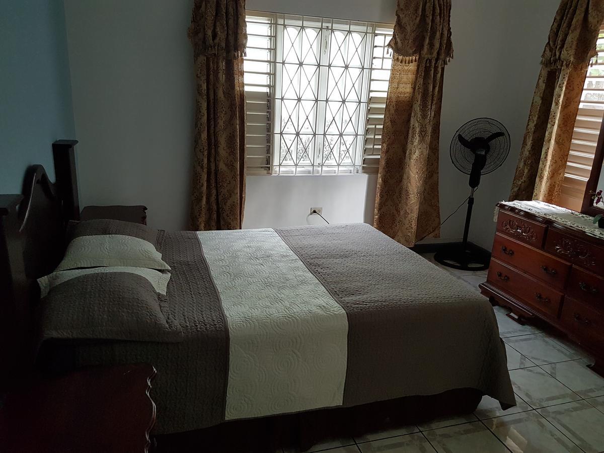 Jus4U-1 The Home Away From Home Villa Ocho Rios Exterior foto