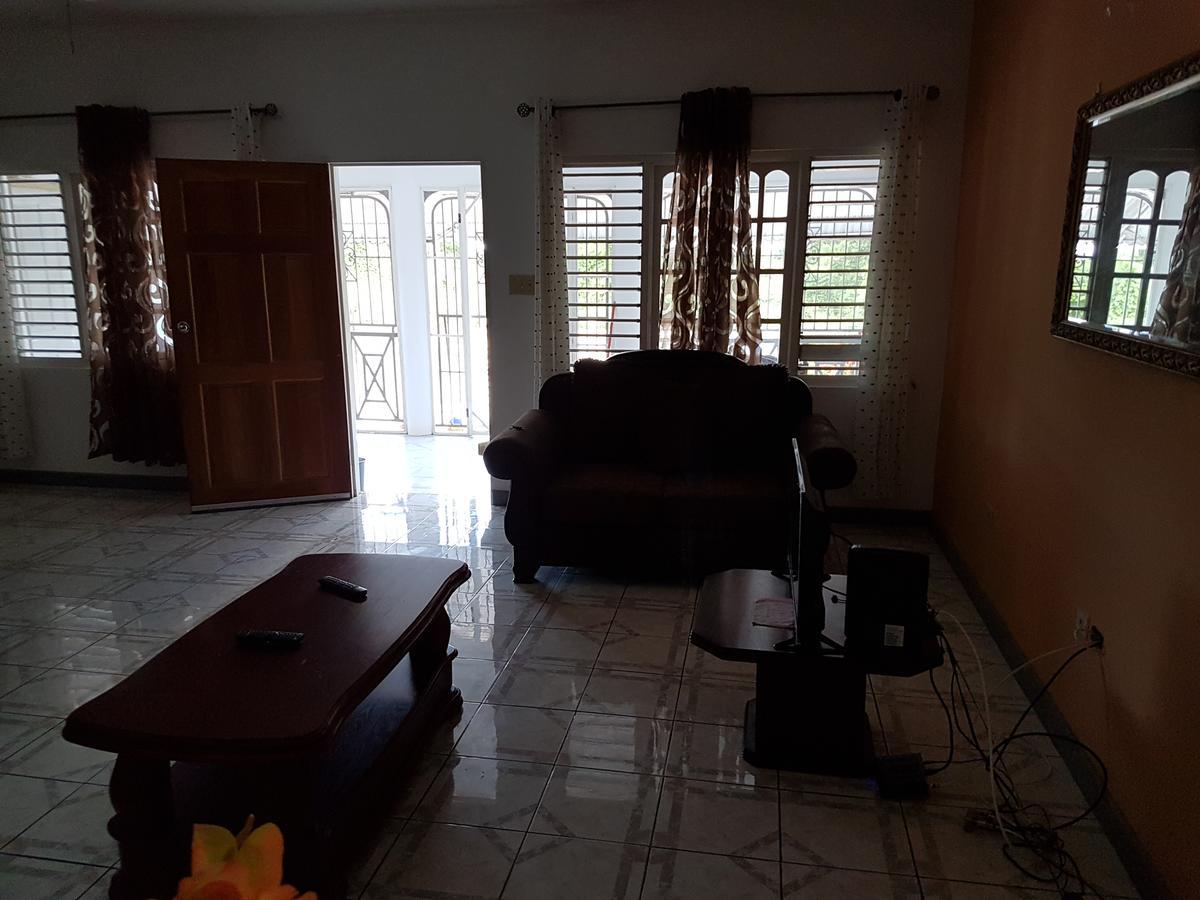 Jus4U-1 The Home Away From Home Villa Ocho Rios Exterior foto
