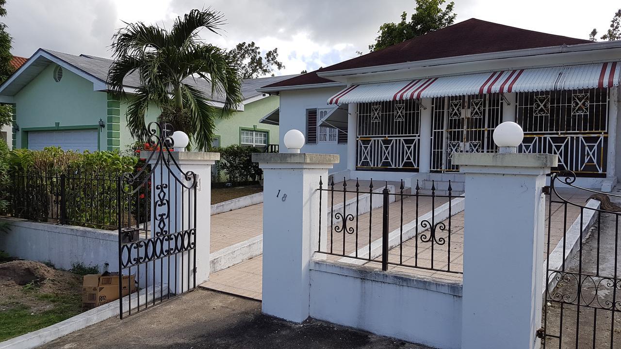 Jus4U-1 The Home Away From Home Villa Ocho Rios Exterior foto